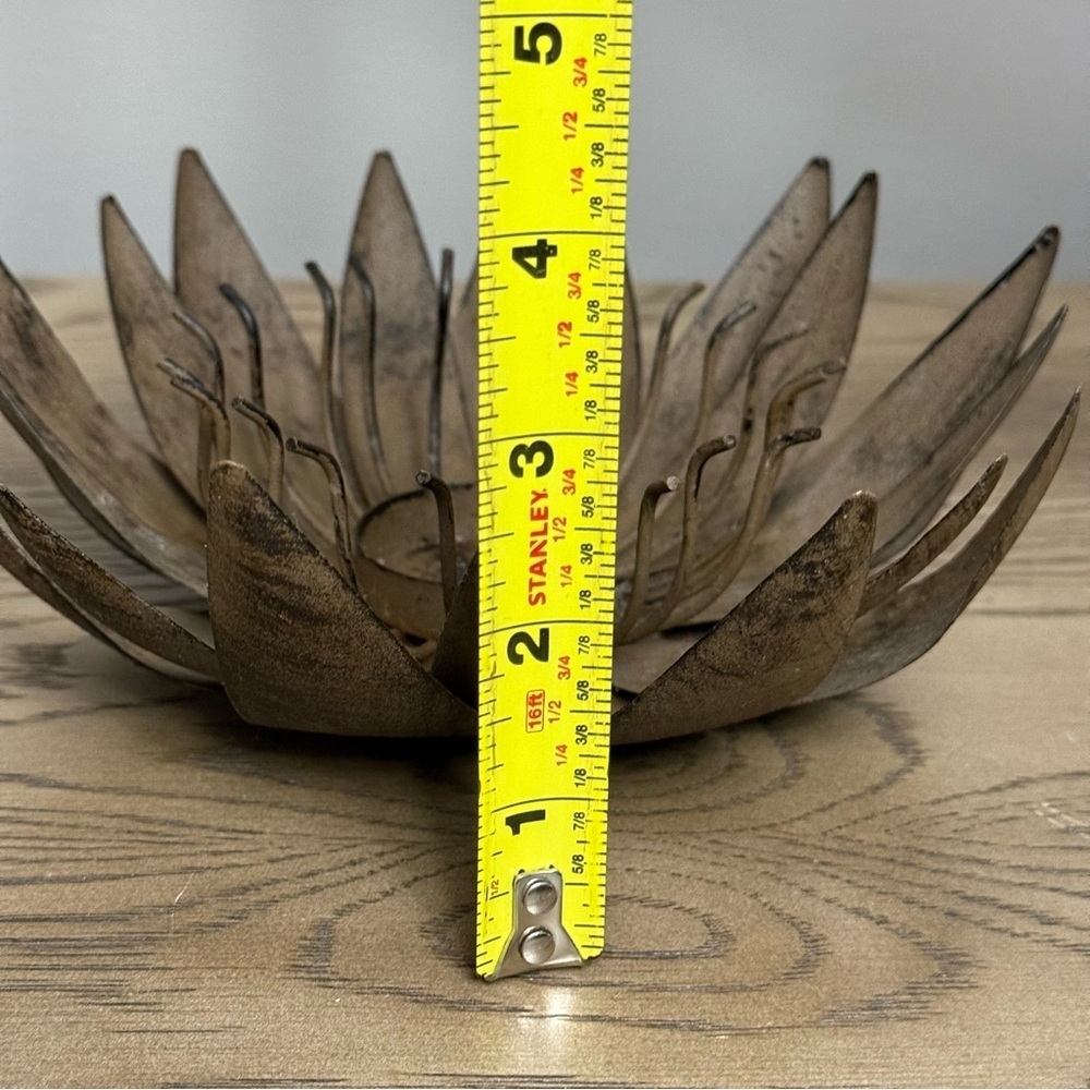 Rustic Metal Flower Decor Lotus Candle Holder - Picture 7 of 7